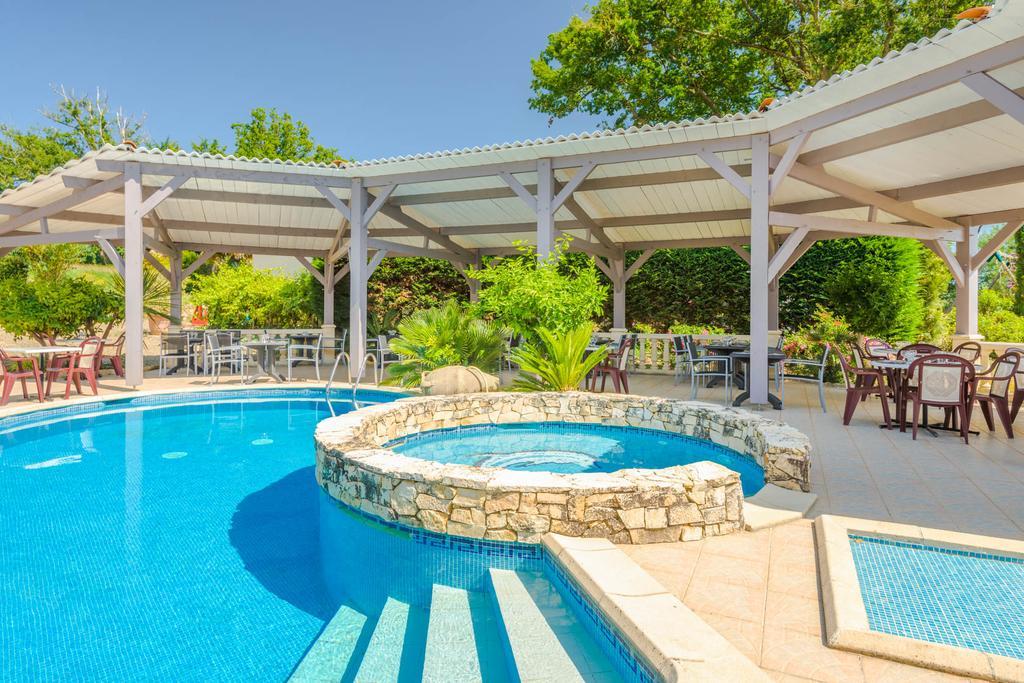 Hotel Minvielle - Residence Les Oliviers Segos Екстер'єр фото